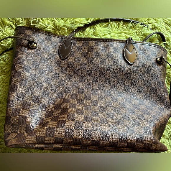 Louis Vuitton Damier Ebene Neverfull MM - Picture 7 of 17